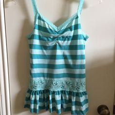 Nwot Derek Heart Camisole , Striped, Size M ( Junior ). Blue Fashion Aesthetic, Southpark Oc, Cute Spaghetti Strap Tops, Poshmark Clothes, 2007 Fashion, Turquoise Top