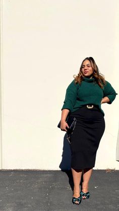 Pentecostal Fashion, Plus Size Beauty, Plus Size Top, Fashion Poses, Spring Summer Outfits, Everyday Fashion, Plus Size Fashion, Photography Poses, Leather Skirt