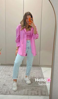 Outfit Camisa Rosa, Outfits Color Rosa, Oversize Outfit, Conservative Outfits, Outfit Primavera, Pink Dress Casual, Outfit Mujer, Fashion Days