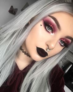 Rock Concert Makeup, Emo Makeup Looks, Maquillage Goth, Fete Emo, Witchy Makeup, Rock Makeup, Concert Makeup, Punk Makeup