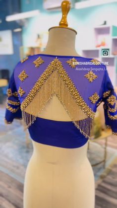 Yoke Embroidery, Saree Bluse, Fashionable Saree, Bridal Blouses, Saree Wearing Styles, Saree Wearing, Trendy Blouse, Fancy Blouse