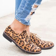 Department Name:Adult Item Type:Flats Upper Material:Flock Outsole Material:Rubber Model Number:014XWA3213 Insole Material:PU Flats Type:Basic Pattern Type:Leopard Closure Type:Lace-Up Fashion Element:Cross-tied Toe Shape:Round Toe Occasion:Casual Season:Spring/Autumn Fit:Fits true to size, take your normal size Casual Lace-up Shoes With Round Toe For Fall, Trendy Flat Lace-up Shoes For Fall, Fall Lace-up Shoes With Round Toe, Casual Low-top Oxfords For Fall, Casual Flat Oxfords For Fall, Casual Low-top Fall Oxfords, Casual Synthetic Lace-up Oxfords, Casual Low-top Lace-up Shoes For Fall, Casual Lace-up Shoes With Flat Heel For Winter