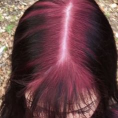 hot girl stuns pinterest with her red dyed roots Colored Hair Blue Eyes, Colored Roots Hair, Hot Pink Ghost Roots, Roots Hair Dye, Red Red Hair, Red Hair Roots, Dyed Roots Hair, Shadow Root Hair, Black Hair Colored Roots