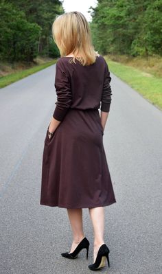 Lovely, cotton dress with an elastic band. An additional belt at the waist will help optically slim the silhouette, while a loose cut will make you feel comfortable in every situation. Size (total length/bust/waist circumference (without rubber stretching)/sleeve length) US ---- UK --- EU/DE 6 ------ 8 ----- 36/S (117/102/62/42) 8 ----- 10 ---- 38/M (118/106/66/43) 10 ---- 12 ---- 40/L (119/110/70/44) 12 ----- 14 --- 42/XL (120/114/74/45) Dimensions in cm. 100% cotton Are you interested in a dif Handmade Dress, Dress Handmade, Chocolate Color, Midi Dress Casual, Dress With Belt, Blazer And Shorts, Waist Circumference, Handmade Dresses, Dress Vintage