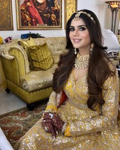 Beautiful Makeup And Jewelry Hairstyle With Anarkali Suit, Insta Hairstyles, Tikka Hairstyle, Anarkali Bridal, Hairstyle Wavy, Mendi Design, India Makeup, Engagement Hair, Hairstyle Indian