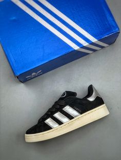 Featuring the signature Adidas stripes and a sleek silhouette, the Campus is a go-to sneaker for those who value both comfort and style. How To Measure, Go Up, To The End, Good Grips, Choose The Right, Luxury Shoes, Adidas Shoes, Adidas Originals, The End