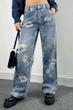 2023 Buy Vintage Floral Baggy Boyfriend Jeans under US$46 in Jeans Online Store. Free Shipping with US$69+. Check reviews and buy it today. Style: Embrace a casual, street-inspired look with these vintage floral boyfriend jeans. The perfect blend of retro charm and contemporary fashion, they showcase a delightful floral print all over.#vintageoutfits #summeroutfits #casualoutfits #90sfashion #style #fashioninspo #ootd #outfits #grungeaesthetic #streetstyle #cuteoutfits #trendyoutfits Multi Belt, Baggy Boyfriend Jeans, Preppy Fabric, Boyfriend Jeans Style, Flower Jeans, Street Y2k, Pockets Design, Faded Denim, Character Ideas