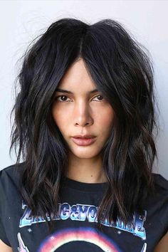 Shaggy layered haircut with tousled waves Haircuts Trending, Trending Looks