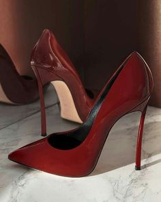 Blade Shoes, High Heels Classy, Ankle Strap Chunky Heels, Nike Design, High Heels Boots, Red High Heels