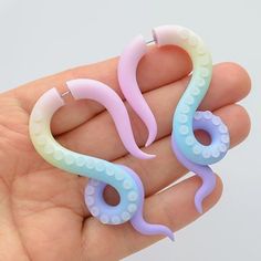 Anime Tentacle, Kawaii Octopus, Fake Plugs Earrings, Jewelry Anime, Octopus Earrings, Faux Gauges, Octopus Jewelry, Anime Earrings