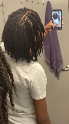 Black Dreads, Mens Dreads, Dread Head, Long Dreads, Cute Dreads, Dreadlock Hairstyles For Men, Short Locs Hairstyles, Dark Skin Men, Dreads Styles