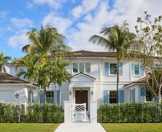 Endless. Summer. That’s the enchanting essence that permeates every corner of this captivating West Palm Beach house designed by Kara Miller Interiors . From the moment you step inside this remarkable dwelling you are transported to a world of sun-kissed days and balmy evenings of summer  Photography: @brantleyphoto   Styling: @sarahbraywest   Architecture: @mpdesignarch   Build: @baldwin_innovative White House With Blue Shutters, Transitional Home Exterior, Palm Beach House, Case Creole, Southern Architecture, Redecorating Ideas, Blue Shutters, Palm Beach Style