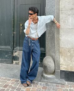 Boho Mens Fashion, Guy Clothes Aesthetic, Skater Style Men, Dark Jeans Outfit, Guy Fits, Street Fashion Men Streetwear, Mens Outfit Inspiration, Outfit Jeans, Streetwear Men Outfits