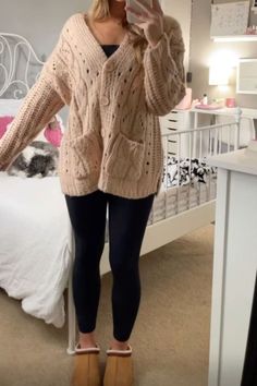 ugg tasman slippers outfit: cozy cardigan and leggings Amsterdam Outfit, Uggs Outfits, Chic Style Inspiration, Simple Winter Outfits, Thanksgiving Outfit Ideas