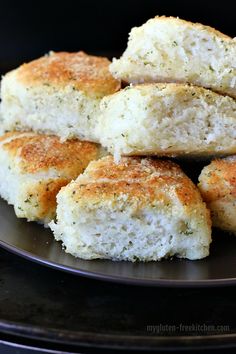 several pieces of bread sitting on top of a plate