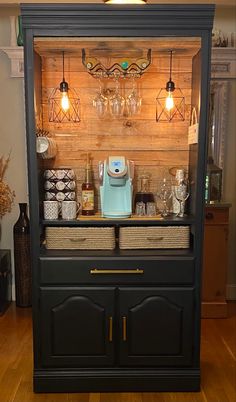 Coffee bar, wine bar Coffee Stations Ideas, Coffee Station Table, Coffee Station Ideas Countertop, Coffee Bar Hutch, Home Coffee Station, Coffee Bar Ideas Kitchen Counter, Bar Hutch