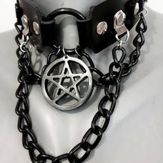 Emo Jewelry, Moon Choker Necklace, Leather Choker Collars, Goth Choker, Goth Accessories, Gothic Chokers, Leather Choker Necklace, Estilo Punk, Punk Outfits