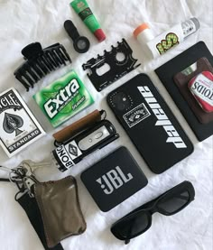 Whats In My Bag Men, What’s In My Bag Men, Whats In My Bag Aesthetic, What's In My Bag Aesthetic, In My Bag Aesthetic, My Bag Aesthetic, Mochila Edc, Edc Essentials, Everyday Bag Essentials