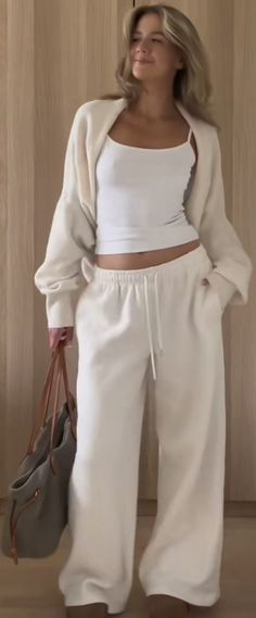 Cream Lounge Set Outfit, Feminine Neutral Outfits, Ath Leisure Outfits Women, Cozy Clean Girl Outfits, Spring Clean Girl Outfits, Clean Girl Casual Outfits, Clean Girl Spring Outfits, Elevated Comfy Outfit, Vanilla Outfit Aesthetic