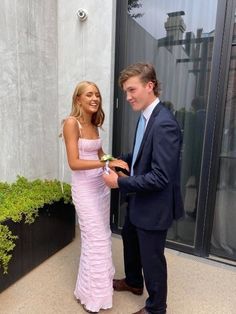 Spaghetti Straps Light Pink Sheath Long Chiffon Prom Dress With Pleate – Asteria Lavender Prom Dresses, Prom Dress Trends, Navy Blue Prom Dresses, Black Homecoming Dress, White Homecoming Dresses, Red Homecoming Dresses, Banquet Dresses, Custom Prom Dress, Blue Homecoming Dresses