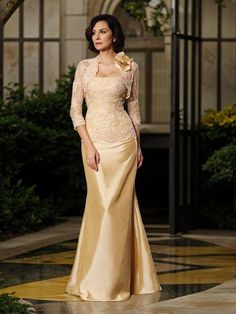 This exquisite mother of the bride dress is a true masterpiece. It is made-to-order by professional tailors. You can choose from at least 30 colors. Regular sizes 0 to 16 and plus sizes 14w to 26W. Custom size is also available. Product Details:Length:Floor-Length;Silhouette:Trumpet/Mermaid;Neckline:Sweetheart;Fabric:Taffeta;Straps Sleeves:Sleeveless;Back Style:Back Zip;Embellishment:Lace;Fully Lined:Yes;Built In Bra:Yes Rehearsal Brunch, Show Look, Mermaid Sweetheart, Mother Wedding, Mother Dresses, Mother Of Bride Dresses, Mother Of The Bride Gown, Bride Gown, Mother Wedding Dress