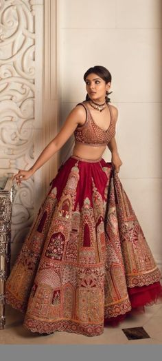 Latest Bridal Lehenga Designs, Bridal Lehenga Designs, Latest Bridal Lehenga, Trendy Outfits Indian, Outfits Indian, Indian Outfits Lehenga, Wedding Lehenga Designs, Indian Bride Outfits, Bridal Lehenga Collection