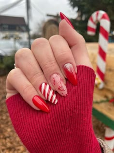 Candy Cane Nails, Red Christmas Nails, Cute Christmas Nails, Christmas Nails Easy