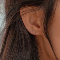 Minimal Ear Piercings, Nose Piercing Ideas, 2nd Ear Piercing, 2 Ear Piercings, Double Lobe Piercing, Piercing Lobe, Second Ear Piercing, Double Ear Piercings