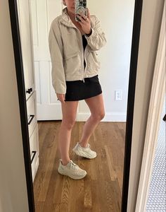 Hoka Sneakers Outfit Women, Lululemon Always Effortless Jacket Outfit, Hoka Clifton 9 Outfit, Hoka Sneakers Outfit, Hoka Outfits Women, Hoka Shoes Woman Outfit, Hoka Outfit, Hoka Shoes Woman