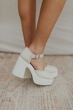 Free People Gwen Platform Mary Janes in Moonlight – Henly Class Fits, Wedding Shoes Platform, White High Heels, White Platform, Platform Mary Janes, White Heels, Walk On, Bridal Shoes, Wedding Shoes