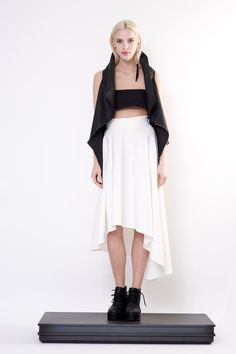 Sleeveless Festival Outerwear, Fitted Sleeveless Outerwear For Festival, Chic Fitted Outerwear For Festivals, Chic Fitted Festival Outerwear, Sleeveless Outerwear For Summer Festivals, Summer Festival Sleeveless Outerwear, Chic Black Festival Outerwear, Bohemian Sleeveless Fitted Outerwear, Black Waistcoat Women