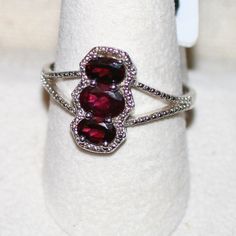 New With Tags In Excellent Condition ** 1.40ctw Raspberry Rhodolite / 0.7 Chip Cubic Zirconia Rhodium Over Sterling Silver Ring ** Size: 11 1/2 ** See Pictures For More ** Made Of High-Quality 925 Sterling Silver And Feature A Cluster Setting Style With A Unique Cocktail Design. Perfect For Any Special Occasion. Beautiful Timeless Piece Of Fine Jewelry. A Must-Have For Anyone Who Loves Gemstones And Wants To Add A Touch Of Elegance To Their Collection. ** Lot # 3177 Cocktail Design, Unique Cocktails, 925 Ring, Source Unknown, Womens Jewelry Rings, Timeless Pieces, Sterling Silver Ring, Silver Ring, Sterling Silver Rings