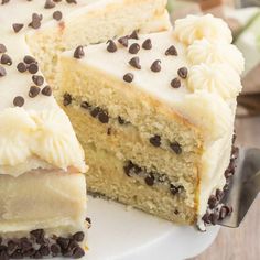 Cannoli Cake Easy Dessert Dips, Punch Bowl Cake, Cannoli Cake, Strawberry Crunch Cake, Crockpot Dessert Recipes, Easy Easter Desserts, Easy Holiday Desserts, Homemade Pudding, Easy Gluten Free Desserts