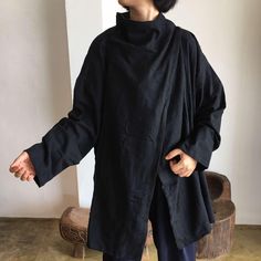 japanese style oversize cotton fabric Unisex coat Handmade item Material: Cotton 100% Size shoulder to shoulder : 24 inch (61 cm) pit to pit Chest 30 inch(76.5 cm) Shoulder to cuff : 19 inch (48.5 cm) length: 32 inch (81.5 cm) Model : 162 cm Style Oversize, Style Japonais, Japanese Style, Black Fabric, Halloween Shopping, Gender Neutral, Art Collection, Thailand, Cotton Fabric