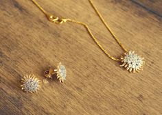 zyra Tanishq Pendant Set Gold, Pendant Set Gold, Tanishq Jewellery, Gold Necklace Wedding, Pure Gold Jewellery, Floral Trends