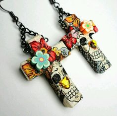 Sugar Skull Jewelry Diy, Sugar Skull Diy, Best Shower Head, Mexican Day Of The Dead, Day Of The Dead Art, Skull Fabric, Wooden Crosses, Romantic Necklace