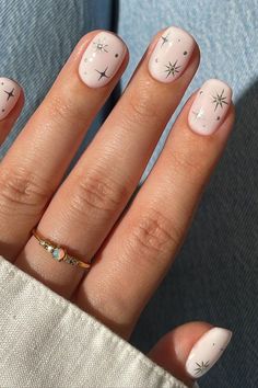 I love these cute trendy nail designs!! These unique nail ideas are TOO good. Short Oval Nails, Checkered Nails, Cute Short Nails, Fall Acrylic Nails, Pearl Nails, Black Nail Designs, Short Nail, Pink Nail Designs, Trendy Nail Design