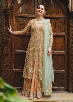 Elegant Tea Pink Embroidered Pakistani Wedding Gown Lehenga Ensemble Maxi Dress Pakistani, Peach Outfit, Pakistani Bridal Lehenga, Bridal Maxi Dress, Peach Clothes, Saira Shakira, Pakistani Wedding Dress, Lehenga Style, Pakistani Bridal