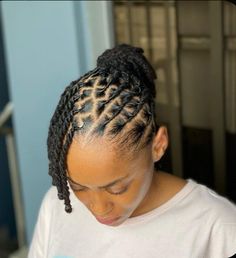 Short Dreadlocks Hairstyles, Dreads Short Hair, Band Hairstyles, Pin Pictures, Dreadlocks Hair Care, Locs Natural, Dreadlocks Styles, Short Dreadlocks Styles, Dread Lock