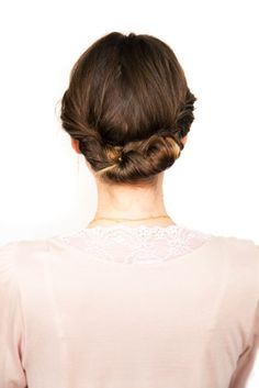 gibson tuck for work Gibson Roll, Gibson Tuck, Roll Hair, Vintage Hairstyles Tutorial, Lena Horne, Diy Wedding Hair, Wedding Hairstyles Tutorial, Sandra Dee, Roll Hairstyle