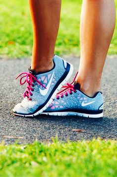 love these Nike shoess Nike Kicks, Estilo Fitness, Fitness Style, Cheap Nikes