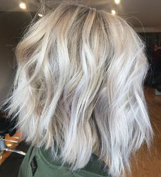 Choppy Ash Blonde Lob Long Choppy Bobs, Silver Bob, Blonde Lob, Choppy Bob Haircuts, Textured Haircut, Layered Bobs, Choppy Bob, Choppy Bob Hairstyles, Wavy Bobs