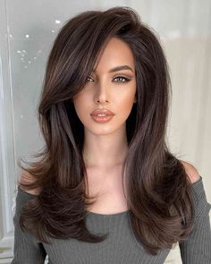 Long Haircuts Women, Mob Hair, Thick Hair Cuts, Thick Wavy Hair, Long Haircuts, 2023 Hair, Long Layered Haircuts, Long Hairstyle, Look Short