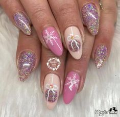 Pastel Holiday Nails, Almond Acrylic Nails Christmas, Christmas Purple Nails, Pastel Winter Nails, Purple Christmas Nail Designs, Disney Winter Nails, Pink Christmas Nails Almond, Bright Christmas Nails, Christmas Ombre Nails