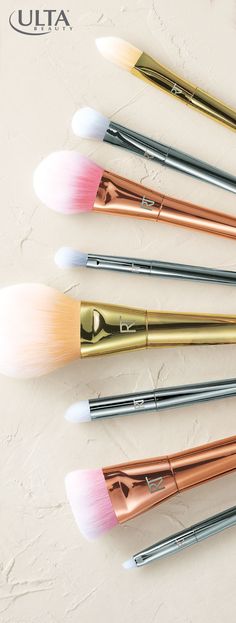 How pretty are these metallic makeup brushes? Putting on makeup gets glam with these Real Techniques brushes from Ulta Beauty. Sleep Management, Makeup Artistic, Metallic Makeup, Real Techniques Brushes, Beauty Professional, Week Challenge, Real Techniques, Matte Foundation