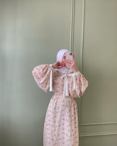 Hijabi Floral Dress, Summer Dresses For Hijab, Floral Dress Hijab, Hijab Dress Casual, Germany Aesthetic, Modest Casual Outfits, Muslim Outfits Casual, Muslim Fashion Hijab Outfits