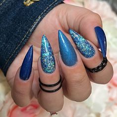 Beautiful blue dip powder mani Baby Blue Stiletto Nails, Blue Stilettos, Diva Nails, Dip Powder Nails, Birthday Nails, Dip Powder, Powder Nails, Stiletto Nails