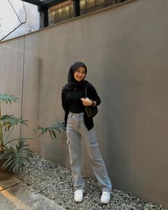 Ootd Cargo Pants Hijab, Jeans Cargo Pants Outfit, Cargo Pants Outfit Hijab, Outfit Celana Jeans, Ootd Cargo Pants, Outfit Celana Cargo, Outfit Hijab Casual Jeans, Ootd Cargo, Ootd Hijab Casual Jeans