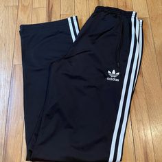 Nwot - Teen’s Adidas Track Pants Us - Xl Smoke And Pet Free Home Adidas Sporty Wide Leg Sweatpants, Adidas Sporty Wide Leg Pants, Adidas Sporty Wide-leg Pants, Full Length Athleisure Pants With Three Stripes, Adidas Sporty Wide Leg Bottoms, Adidas Sporty Wide-leg Bottoms, Casual Straight Leg Pants With Three Stripes, Casual Full-length Bottoms With Three Stripes, Casual Full Length Bottoms With Three Stripes