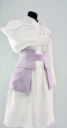 "Obi belt  - with pockets  - fabric Linen 100% DETAILS - Japanese style belt Natural linen 100% flax linen More color available  If you like the linen shirt-dress/ blouse like at picture, you can find it here: https://www.etsy.com/listing/914105288/semi-fitted-long-shirt-linen-shirt-dress SIZES SIZE XS (mostly USA/CA-4, UK-6, AU/NZ-8, JAP-7, EU-34) Bust/Waist/Hips 84cm/66cm/90cm 33\"/26\"/36\" SIZE S (mostly USA/CA-6, UK-8, AU/NZ-10, JAP-9, EU-36) Bust/Waist/Hips 88cm/70cm/94cm 35\"/27.5\"/38\" SIZE M (mostly USA/CA-8, UK-10, AU/NZ-12, JAP-11, EU-38) Bust/Waist/Hips 96cm/78cm/102cm 38\"/30.75\"/41\" SIZE L (mostly USA/CA-10, UK-12, AU/NZ-14, JAP-13, EU-40) Bust/Waist/Hips 104cm/86cm/110cm 41\"/34\"/44\" SIZE XL (mostly USA/CA-12, UK-14, AU/NZ-16, JAP-15, EU-42) Bust/Waist/Hips 110cm/94cm/1 Belt With Pockets, Obi Style, Detail Couture, Hand Embroidery Dress, Natural Linen Fabric, Obi Belt, Wrap Belt, Linen Shirt Dress, Gauze Dress